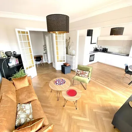 T3 De 73 M2 , Garage , Vue Montagnes Et Chateau Annecy