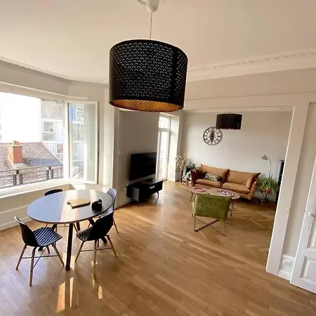 T3 De 73 M2 , Garage , Vue Montagnes Et Chateau *