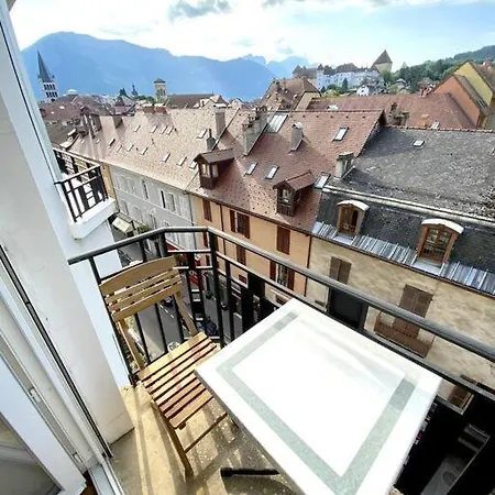 T3 De 73 M2 , Garage , Vue Montagnes Et Chateau Apartment *