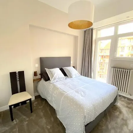 T3 De 73 M2 , Garage , Vue Montagnes Et Chateau Apartment