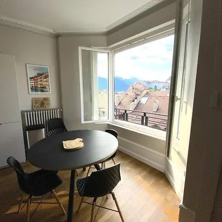T3 De 73 M2 , Garage , Vue Montagnes Et Chateau Annecy
